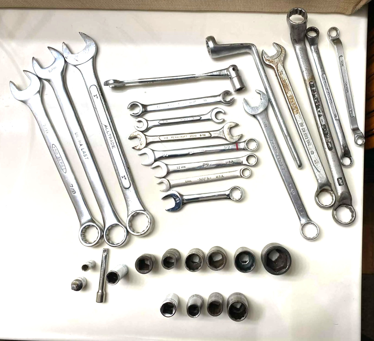 Mixed Vintage Wrenches & Sockets Lot – 31 Pieces