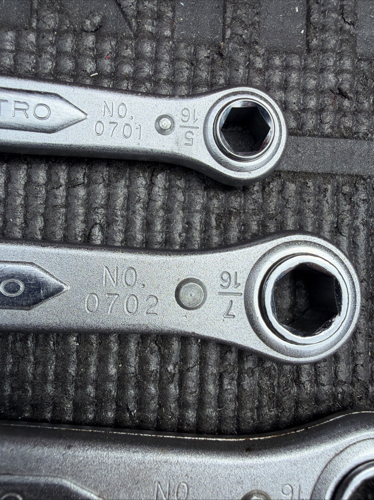 Rare Indestro Tools 5pc Ratcheting Box Wrench Set W Holder 0700-5 USA Nos SAE