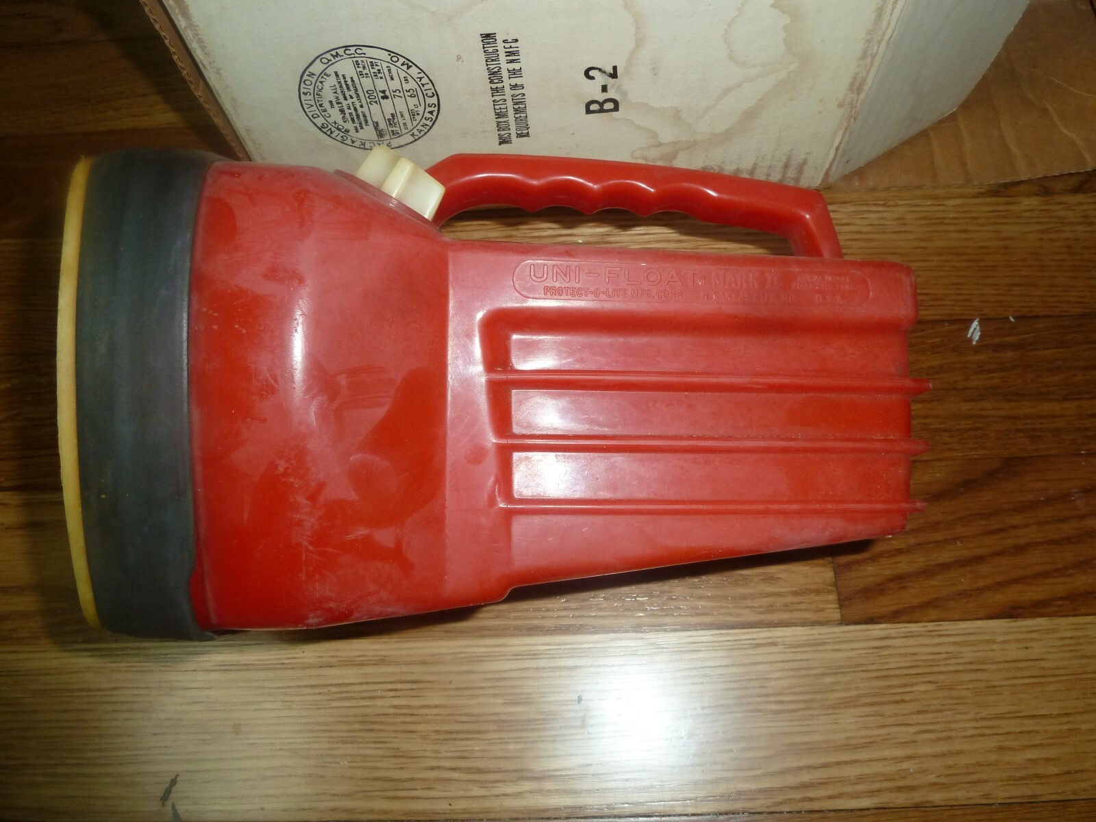 Vintage 1950/60’s Uni-Float Soft Plastic Lantern Flashlight With Original Box!