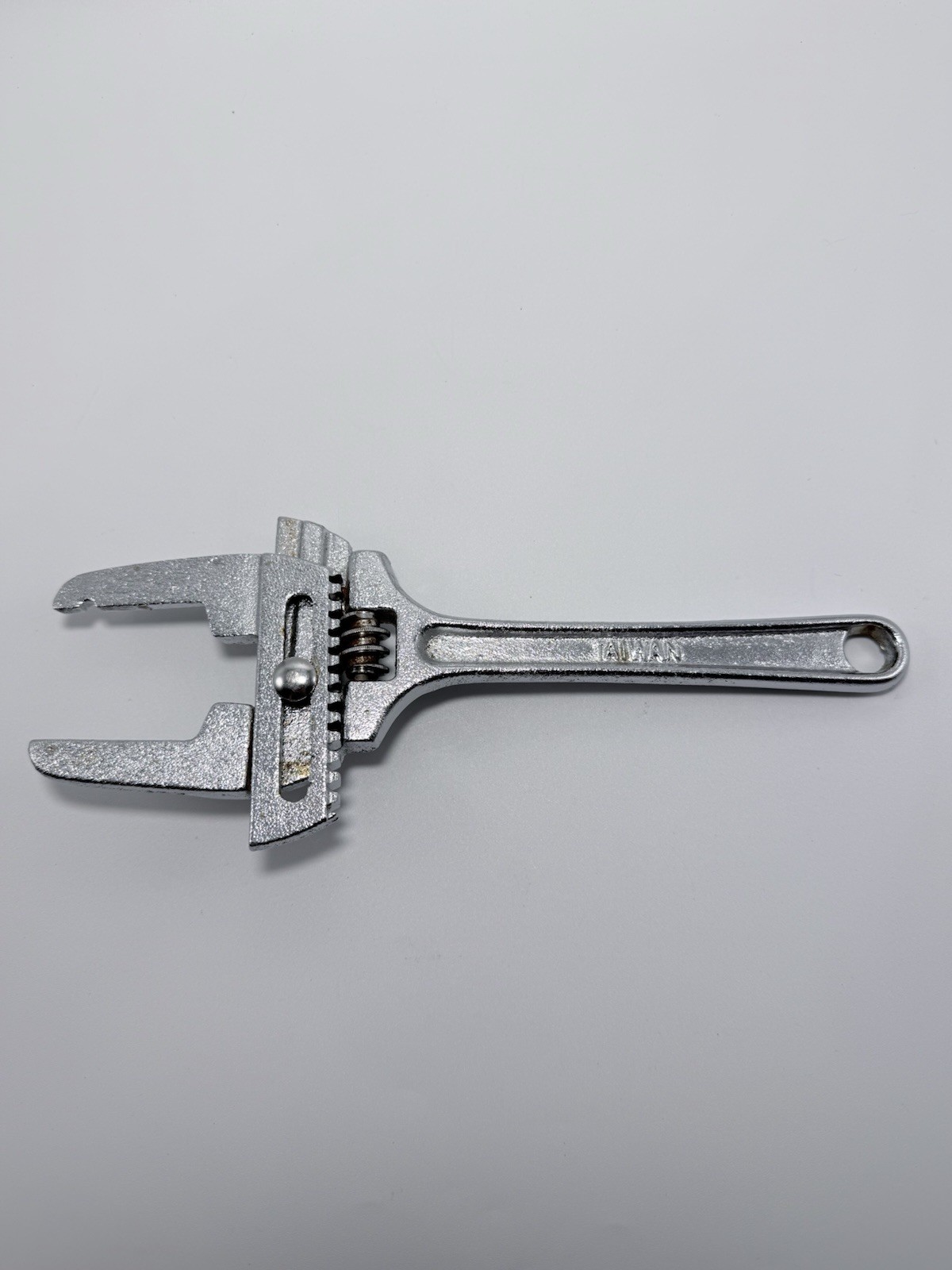 Vintage Slip & Lock Nut Wrench Adjustable Spanner Multi Jaw Taiwan Tool 10.5”