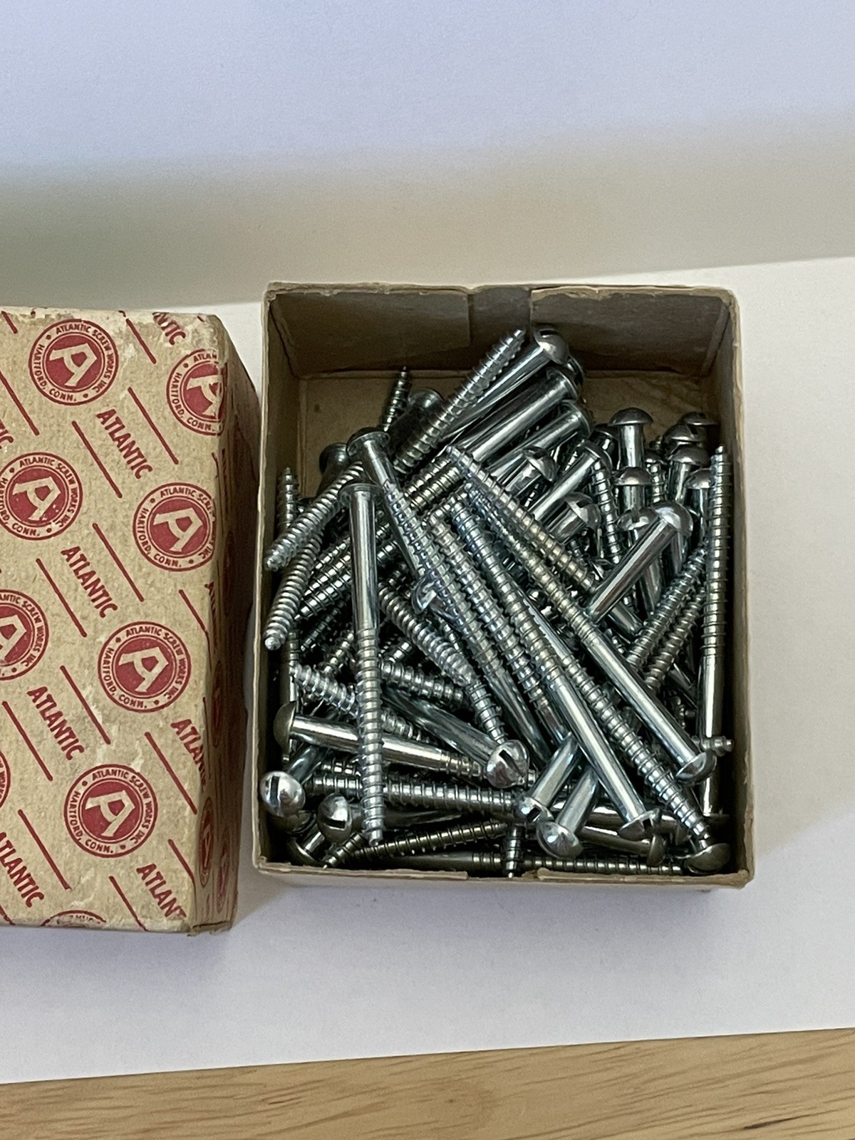 Vintage NOS Wood Screws #9 x 2 1/2” Zinc Chromate Slotted Round Head Box Of 100
