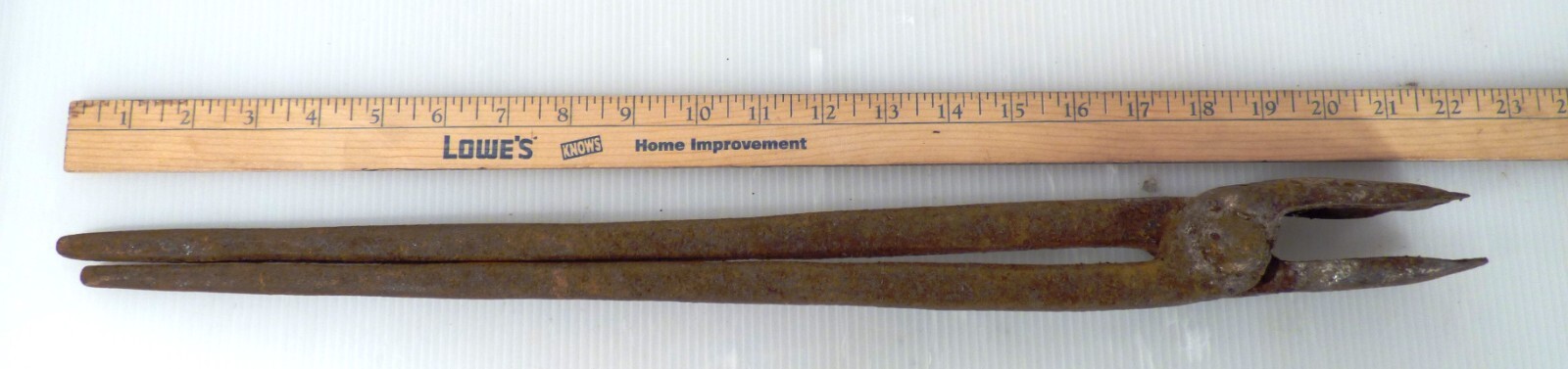 21-3/4″ Long Blacksmith Vintage Forge Tool Gripping Tongs