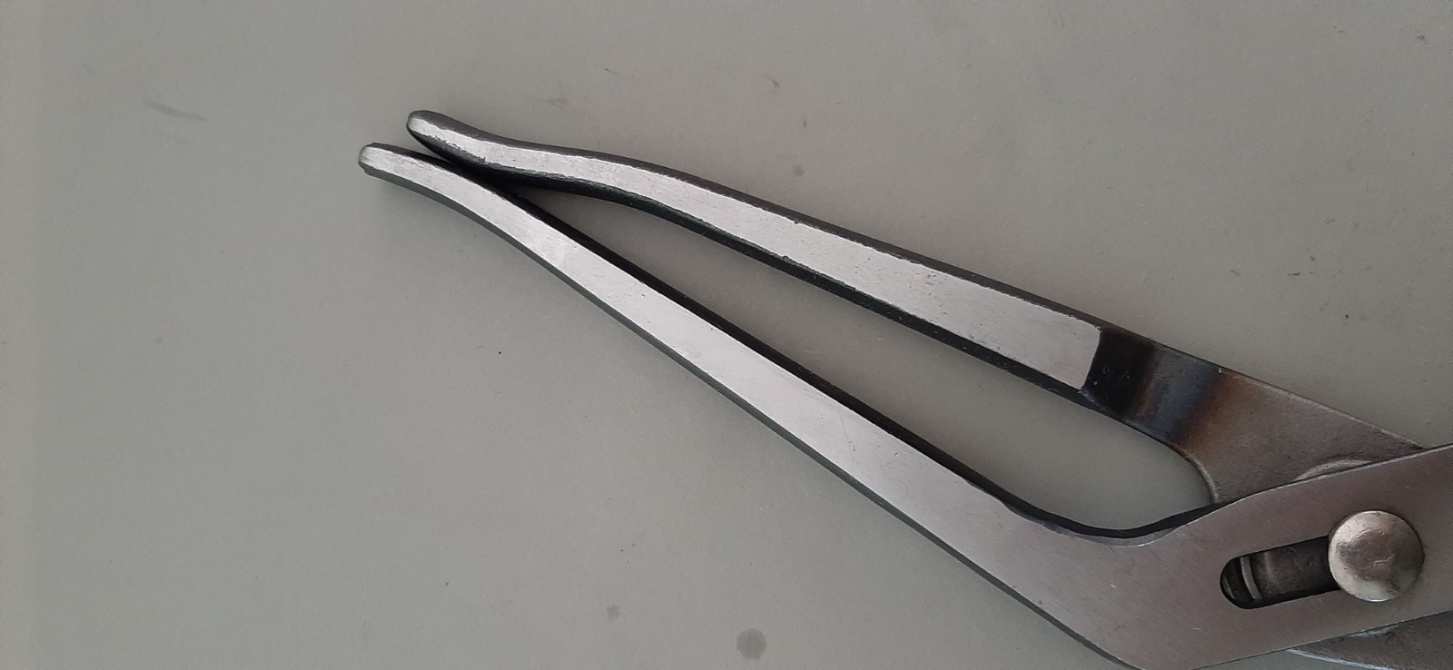 NOS UTICA 506-10 Tongue Groove Ribbed Parrot Nose Nut Buster Pliers USA 9E