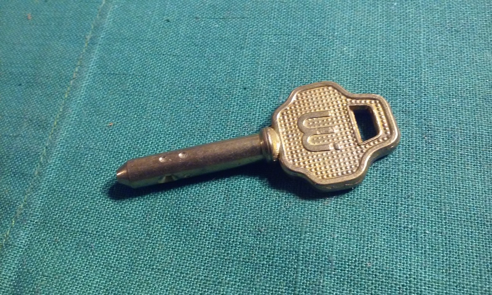 Wi Brass Winner International The Club Anti-Theft Steering Wheel Lock Key