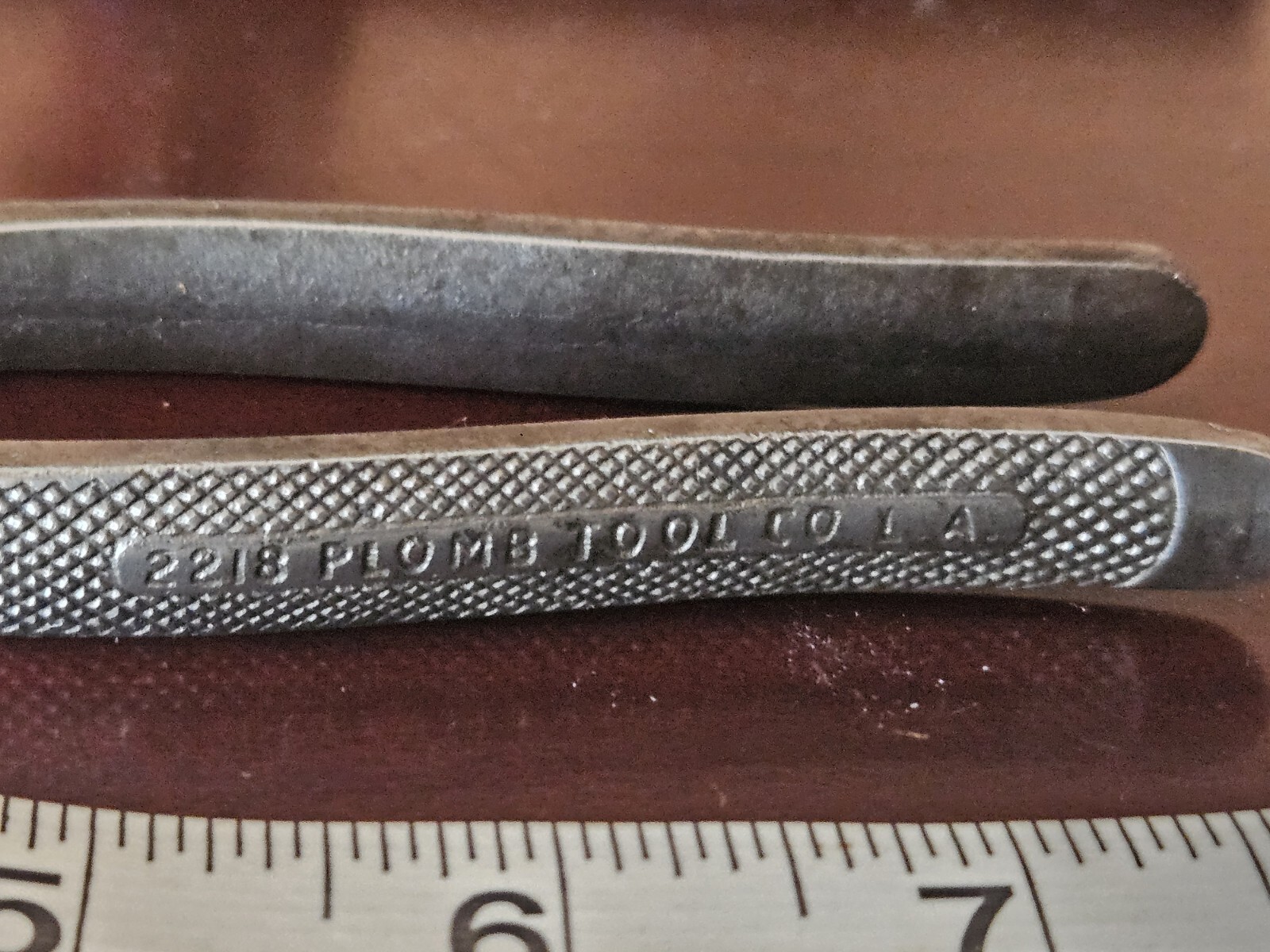 VINTAGE PLOMB LOS ANGELES #2218 BATTERY PLIERS PLVMB LA EXC. SHAPE!