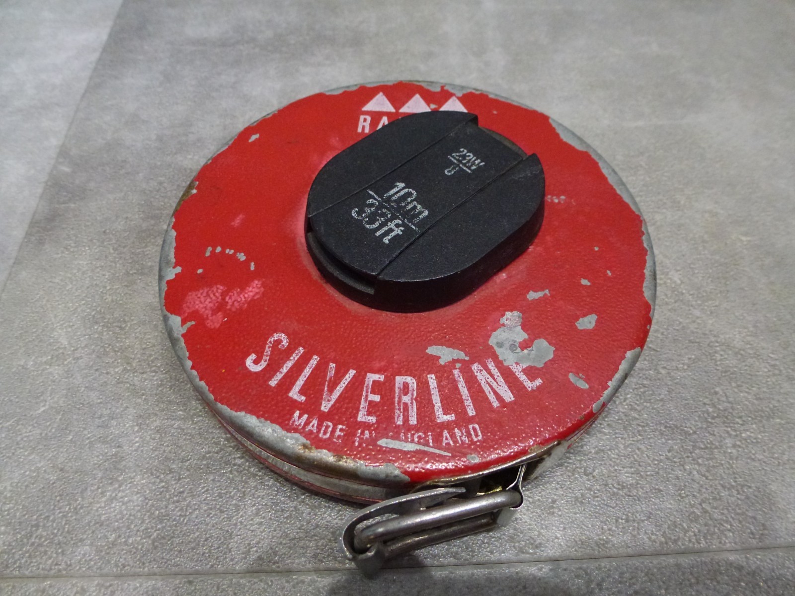 Rabone Chesterman Silverline 10m/33ft tape in steel case with winding handle