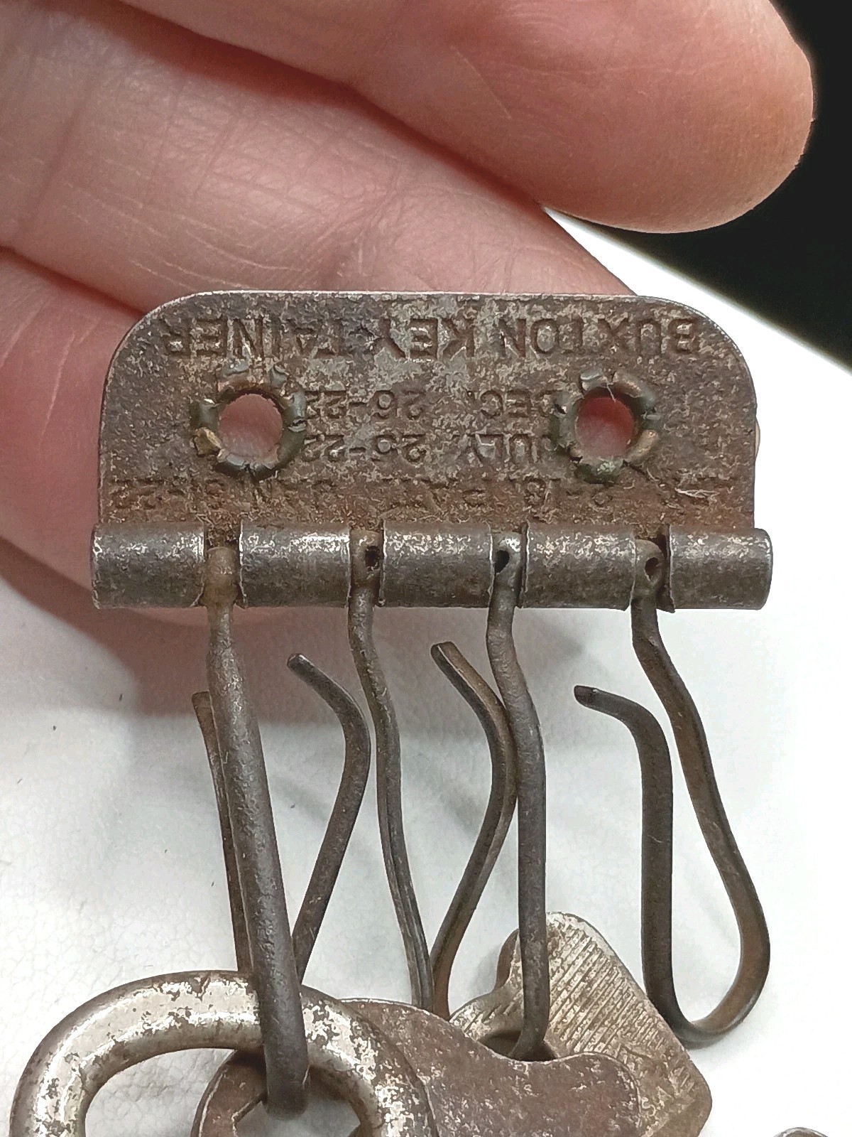 Vintage Buxton Key-Tainer Skeleton Key Holder Antique Organizer & Keys
