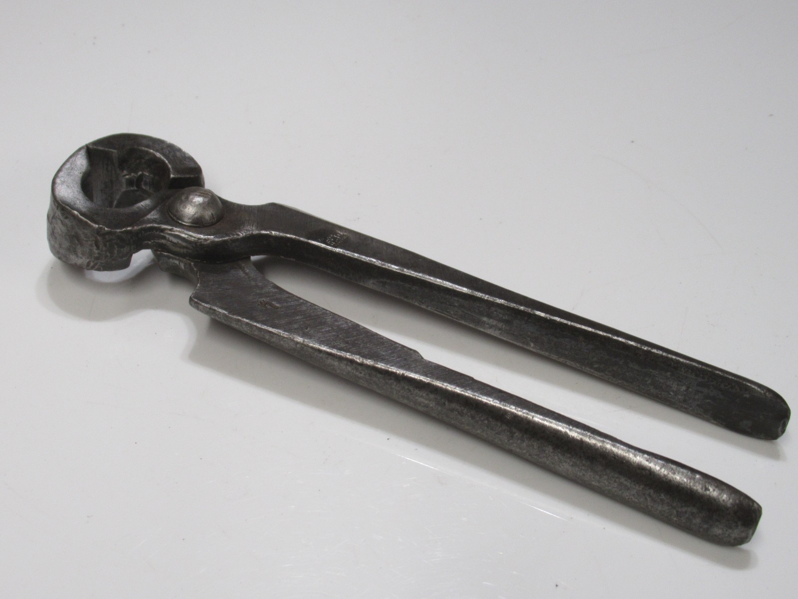 Stunning Vintage 7″ Carpenters Tower Pincers Train Carriage Logo