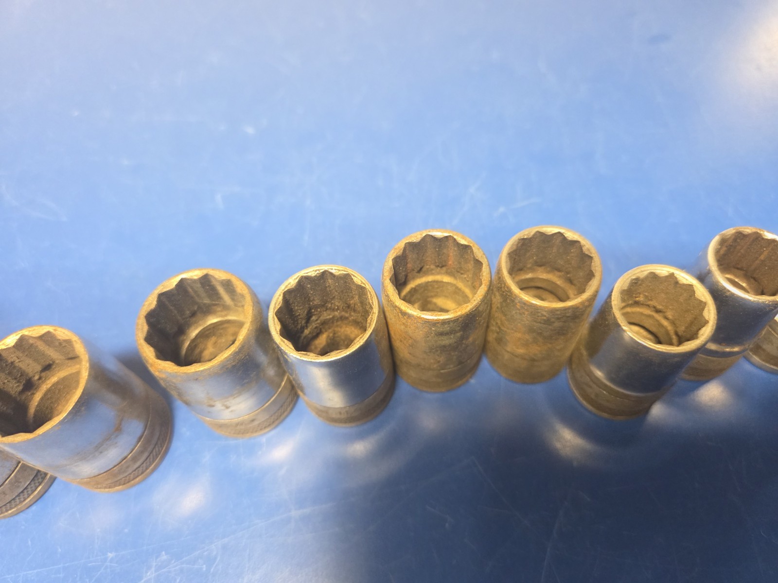 Lot Of 12 S-K 1/2″ Drive, 12 Point Knurled Sockets SAE