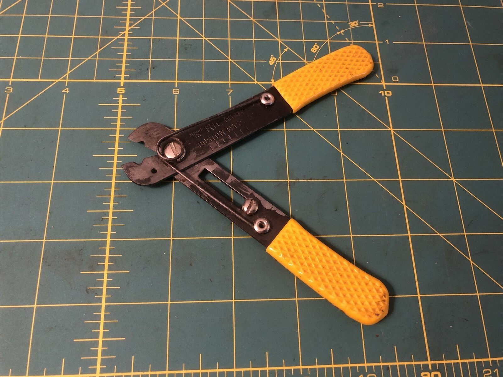 Vintage Ricnor Co. Adjustable Wire Stripper Cutting Pliers Boston Mass USA
