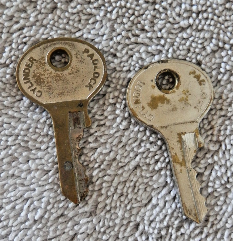 Vintage Lot of 2 CAT Cylinder Padlock Keys Unmarked Made in Hong Kong