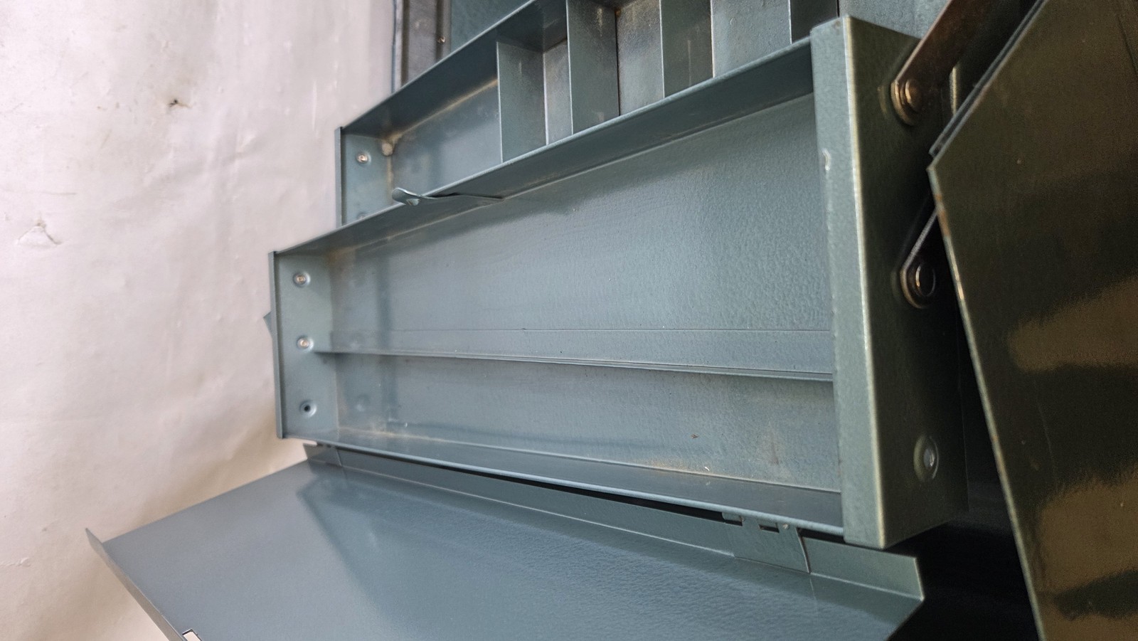 Waterloo Heavy-Duty Metal CnCantilever Toolbox for Appliance Repair