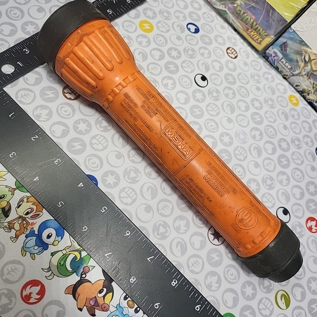 VINTAGE ORANGE RAYOVAC INDUSTRIAL MSHA UL SAFETY FLASHLIGHT (Uses 3 D’s) IN3-MS