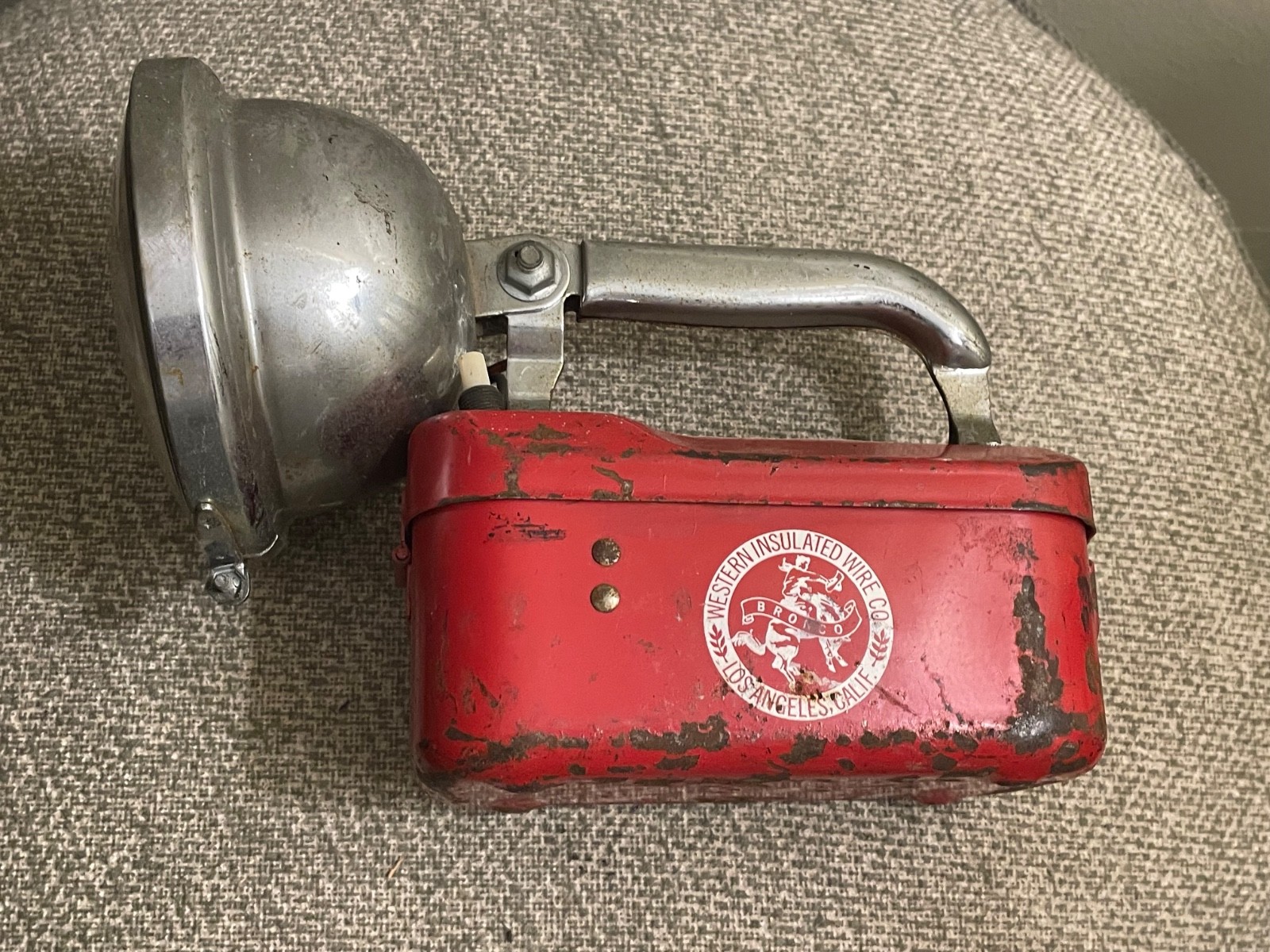 Vintage Big Beam 164 Flashlight Lantern Red Metal Case Hand Light UC Lite Bronco