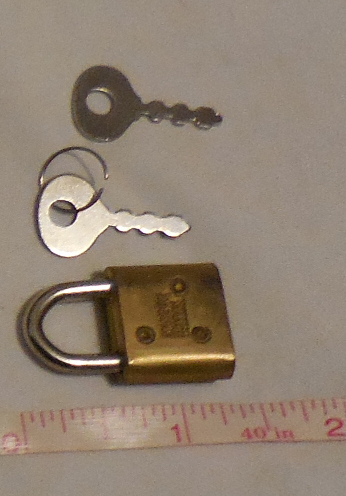 1 ad ,Japan Small Lock and 2 Keys Luggage Miniature padlock vtg