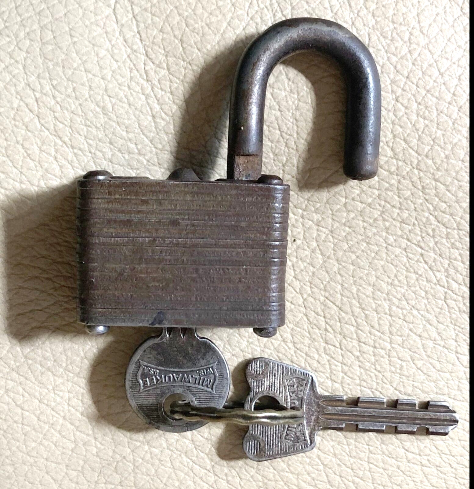 Vintage MASTER LOCK Padlock # 22 w/ Keys Milwaukee WI; Patented
