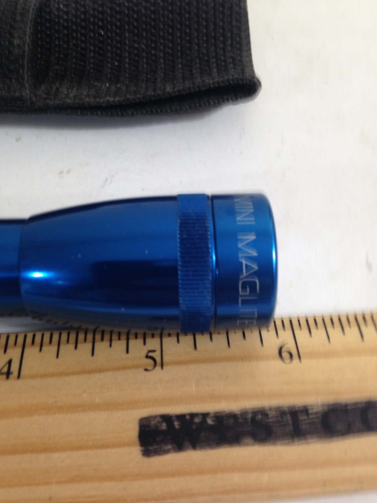 #Y26F Mini Maglite Flashlight AA Blue 6″ Mag Instruments California Vintage