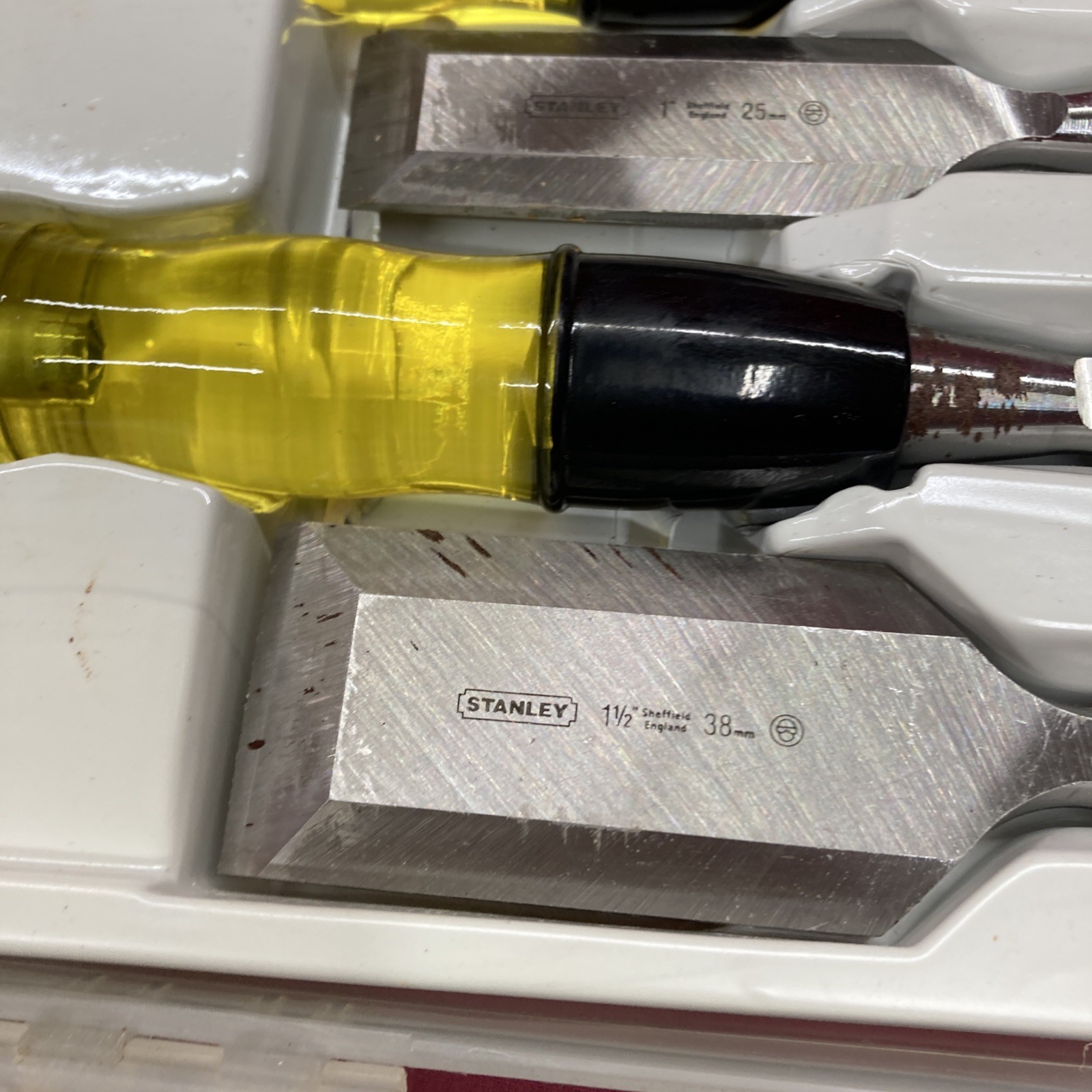 Stanley Tools 16-901 6 Pc Bevel Edge Wood Chisel Set, 1/4”- 1-1/2” England