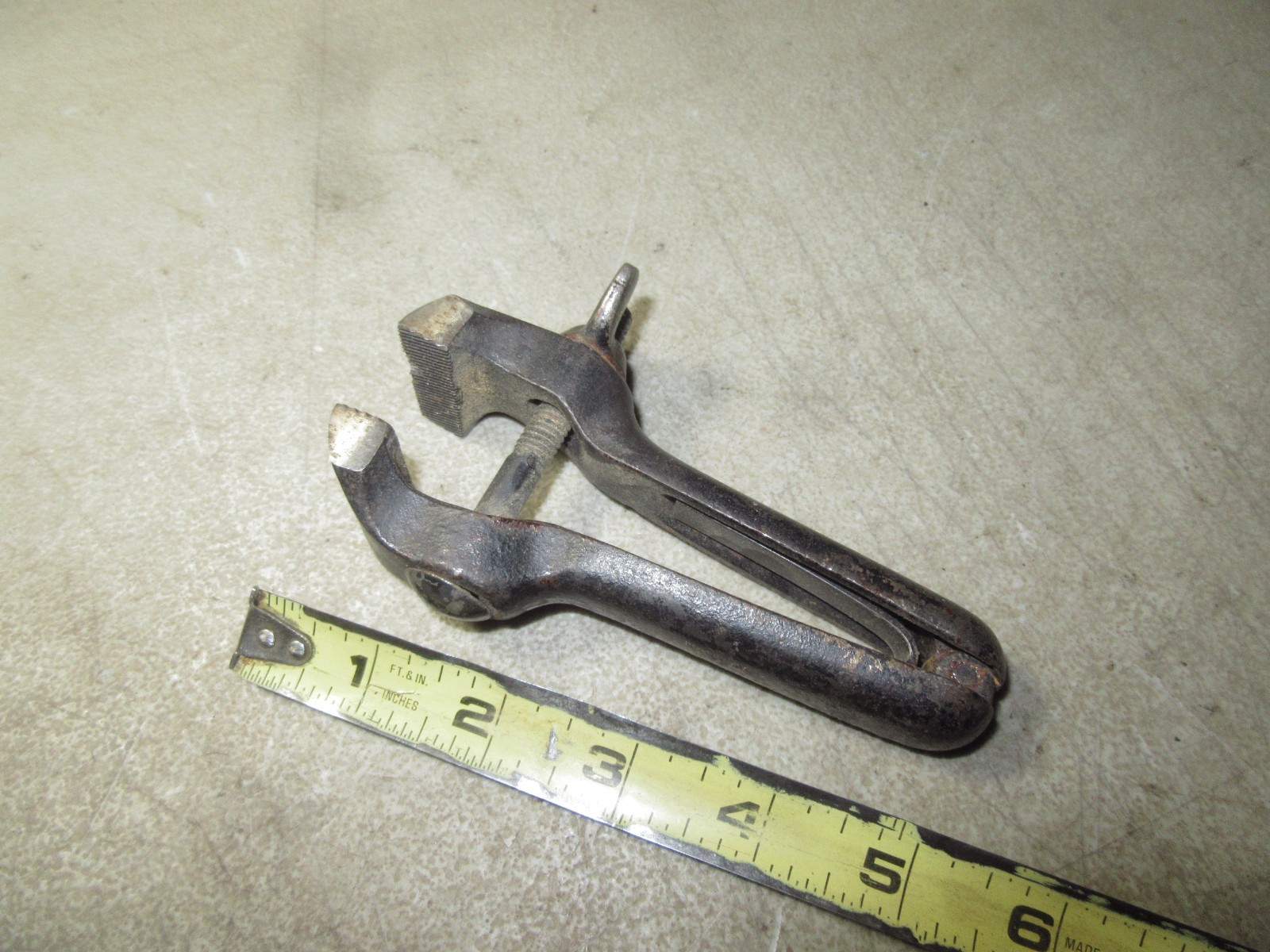 Vintage Millers Falls Co. Spring tension Hand Vise USA Made good user tool