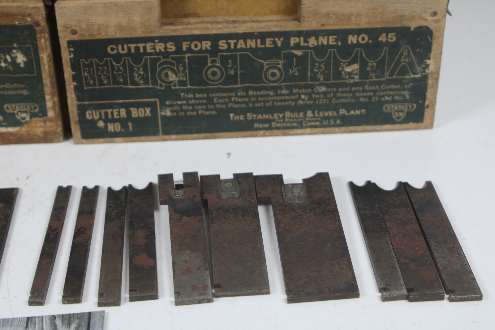 Fine Complete 1920’s Era Stanley SW 45 Combination Plane 23 Cutters Box Inv#SE04