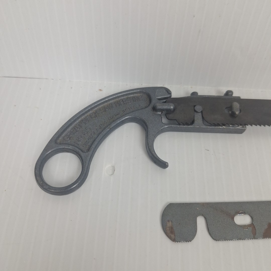 Vintage Great Neck Saw Mfrs Inc No. 85 Keyhole Saw with Two (2) Blades