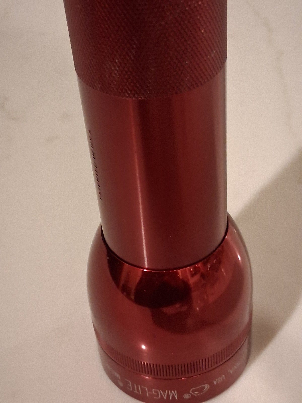 Vintage MAG-LITE 2 “D” cell Red 10″ Flashlight MAGLIGHT Very Good