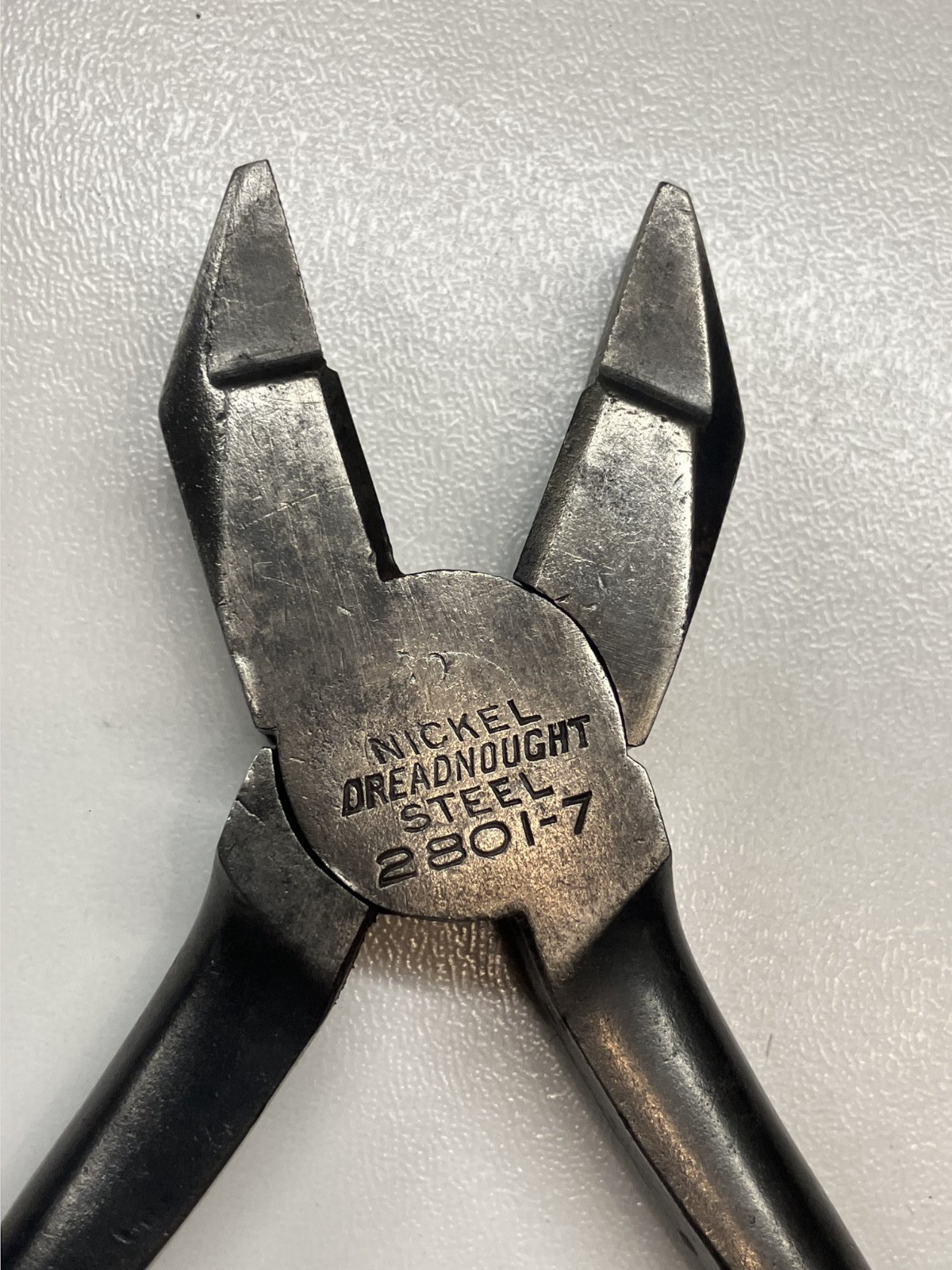 (a) VINTAGE KRAEUTER 2801-7 7″ NICKEL DREADNOUGHT STEEL LINESMAN PLIERS USA