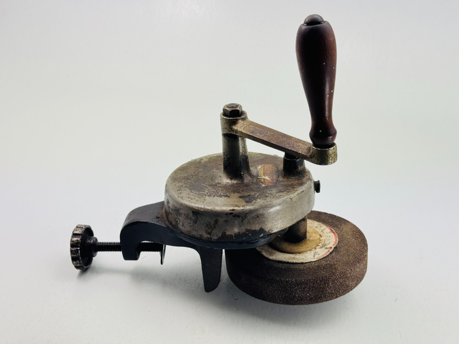 Vintage General Milwaukee Wisconsin USA Hand Crank 5″ Grinder Adjust Bench Mount