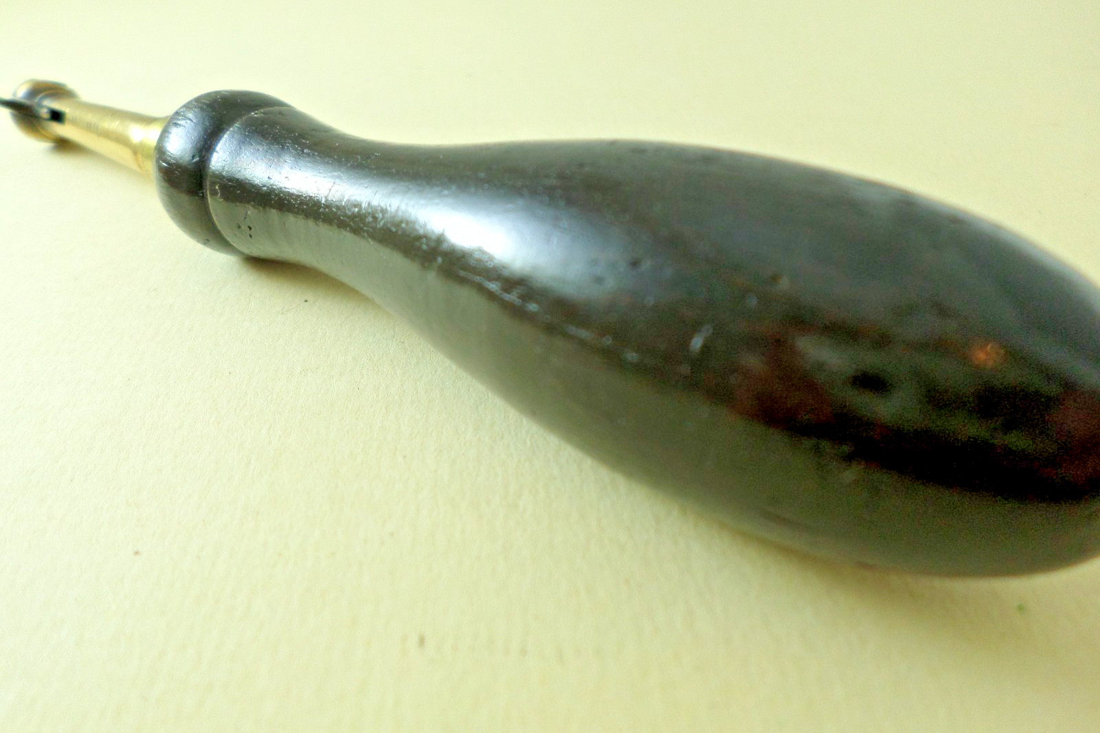 High Quality, Antique Stitch-marking Wheel (x8 Prong), Brass shaft (A425/1)