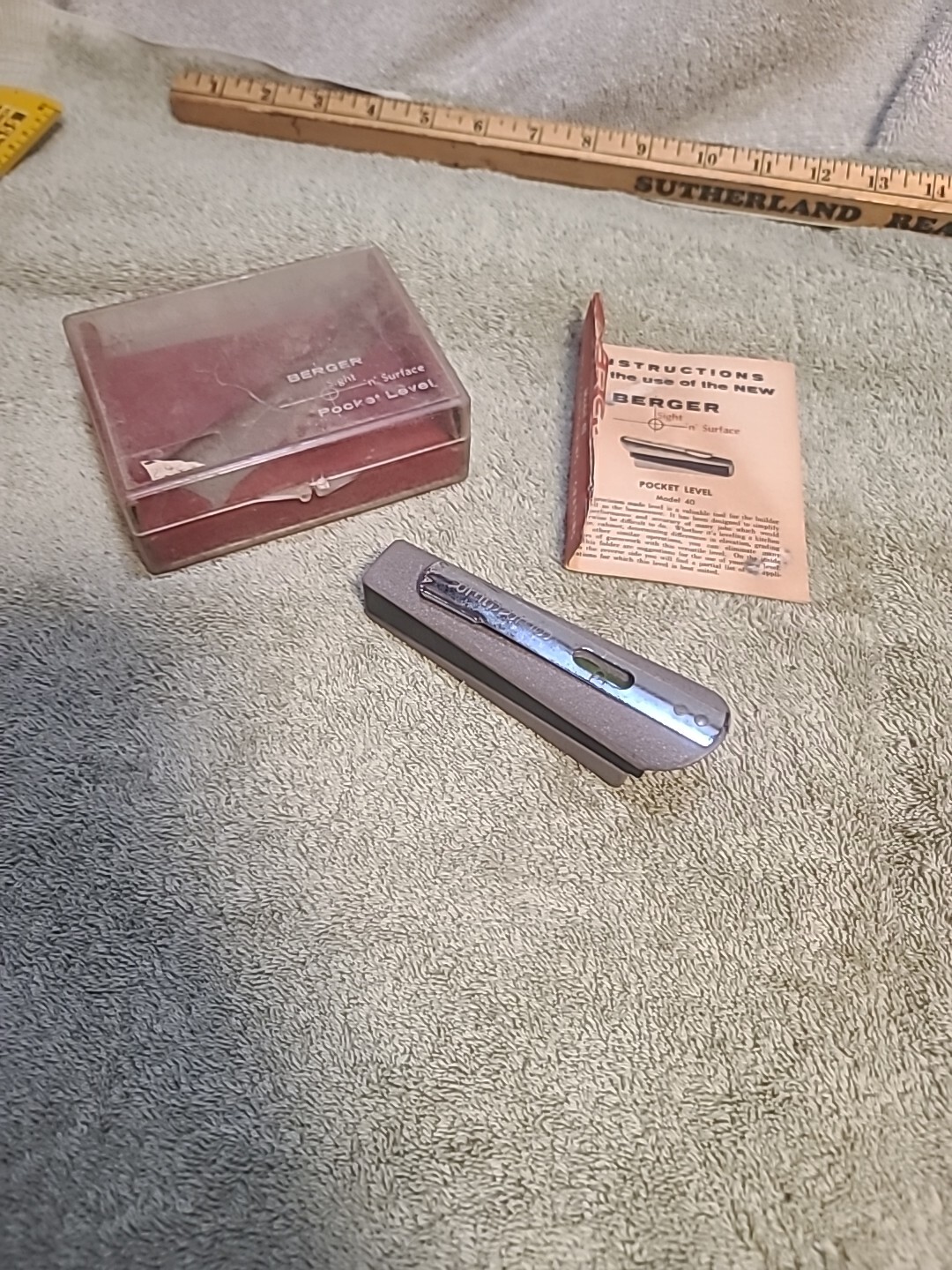 VINTAGE BERGER SIGHT ‘N’ SURFACE POCKET LEVEL – MODEL 40 IN CASE WITH BOOKLET