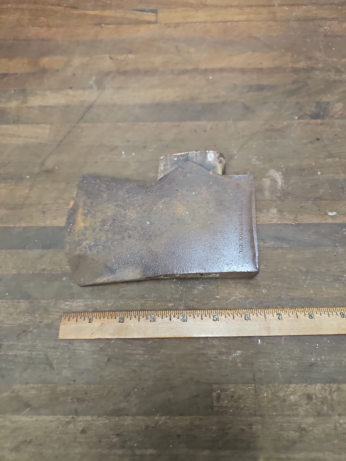 D54- Antique 3 lb 6 oz MANN Edge jersey pattern axe head