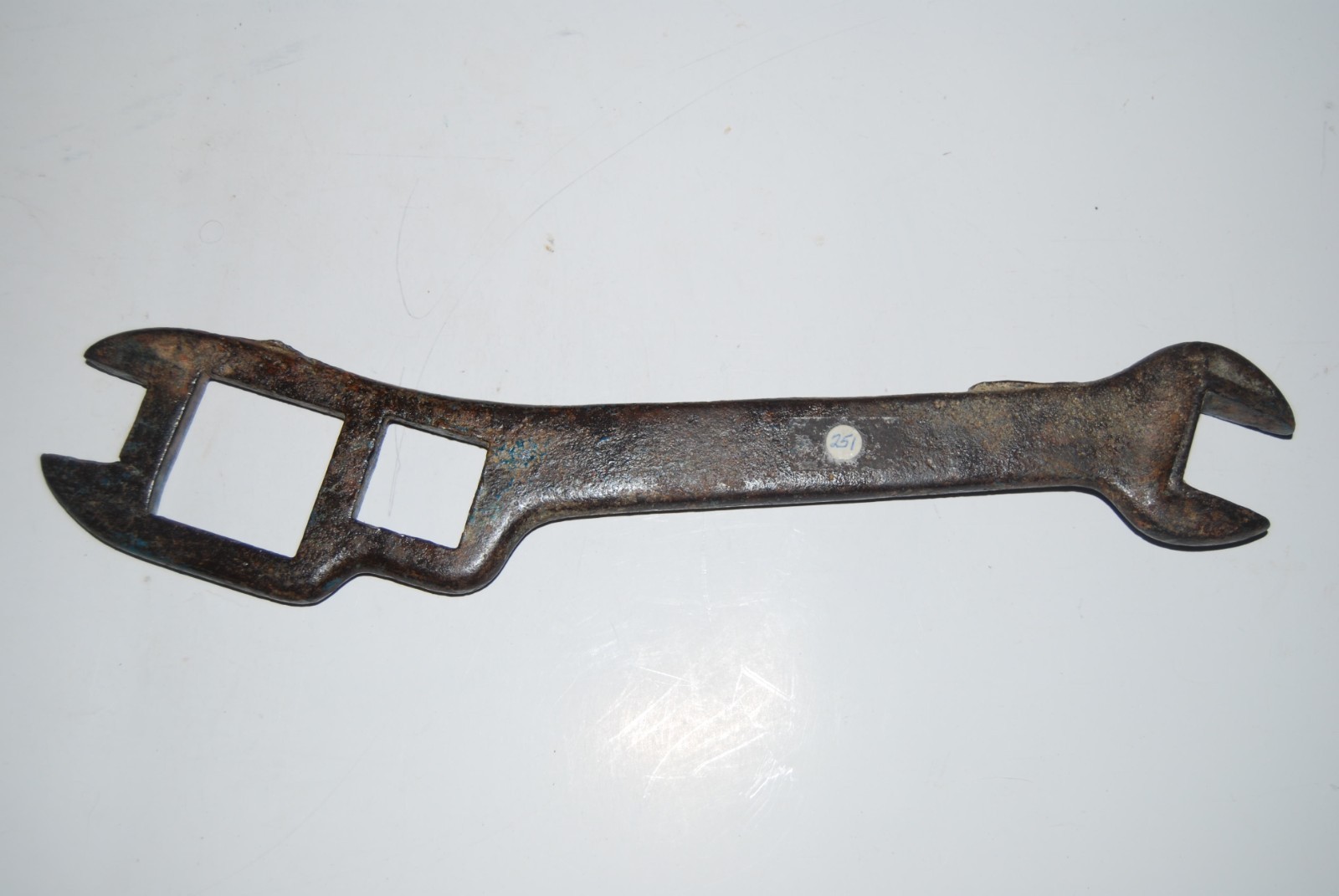 Antique IHC P1189 Socket Wiard Plow Wrench Hood Spud Tool Vintage Lot