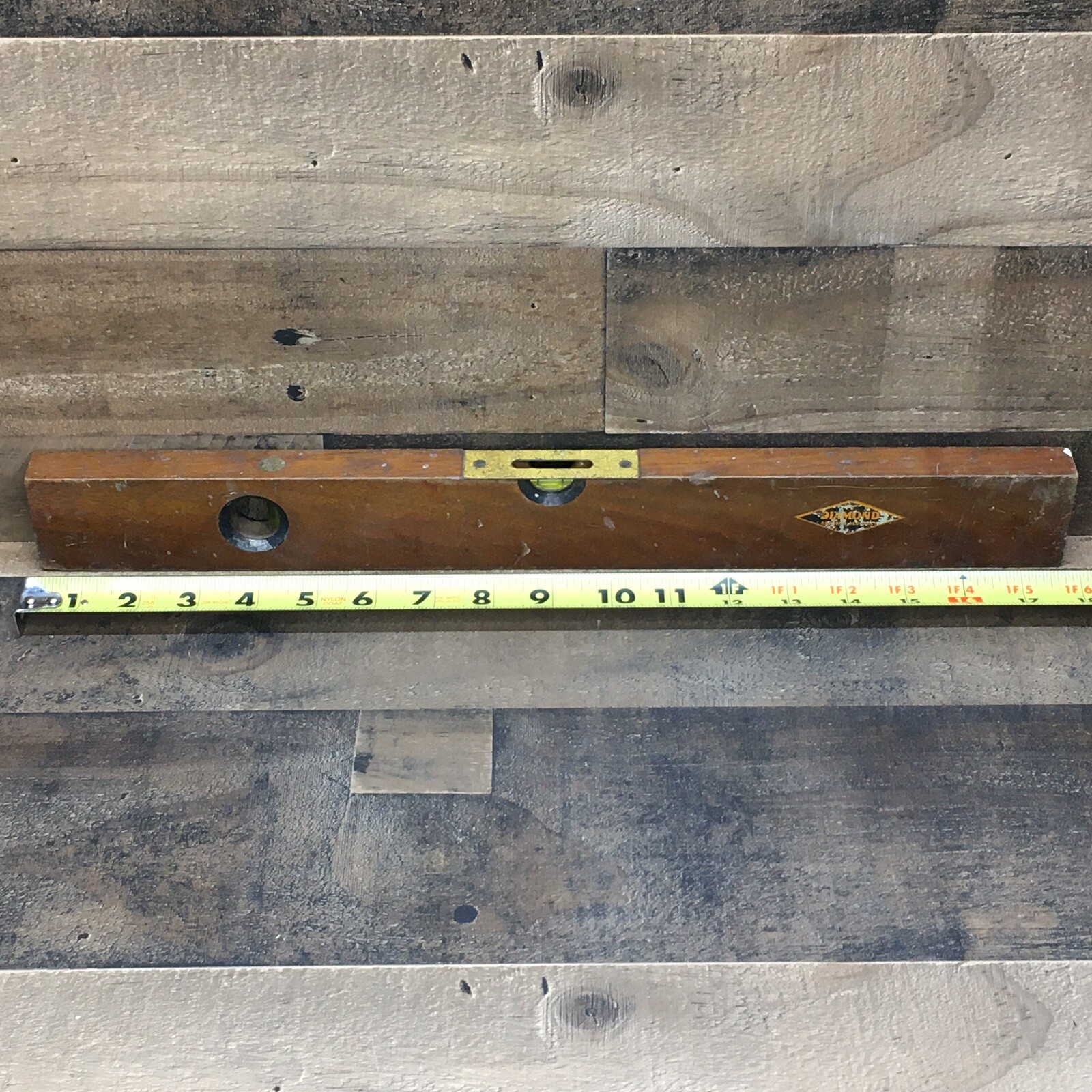 Vintage Wooden Carpenters Level “Diamond Assured Accuracy” 18 Inch *Made In USA*