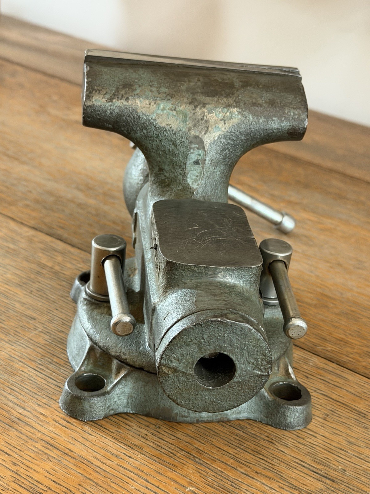 Vintage DURACRAFT 4″ Bench Vise with Pipe Jaws & Swivel Base 2 lock MV-440 1982