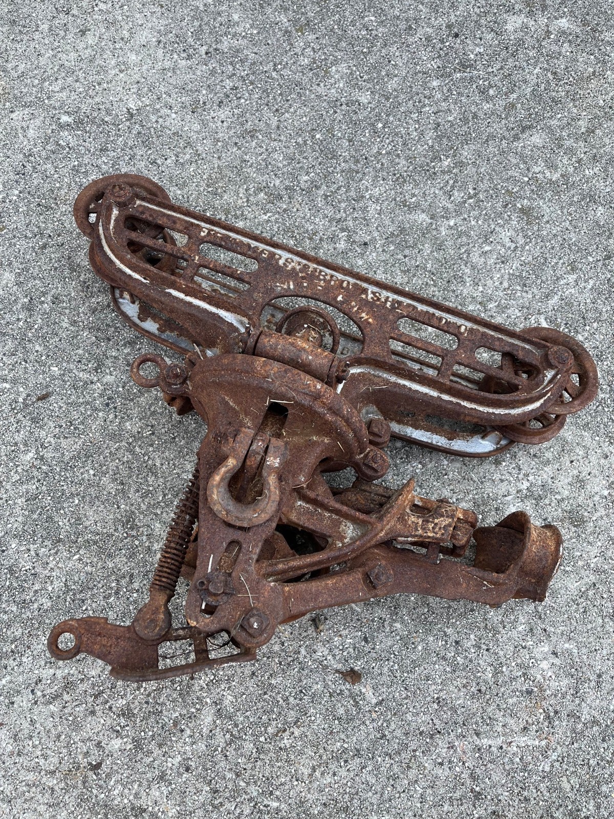 RARE Antique F.E. Myers Sure Grip Cast Iron Farm Hay Trolley Barn Equipment