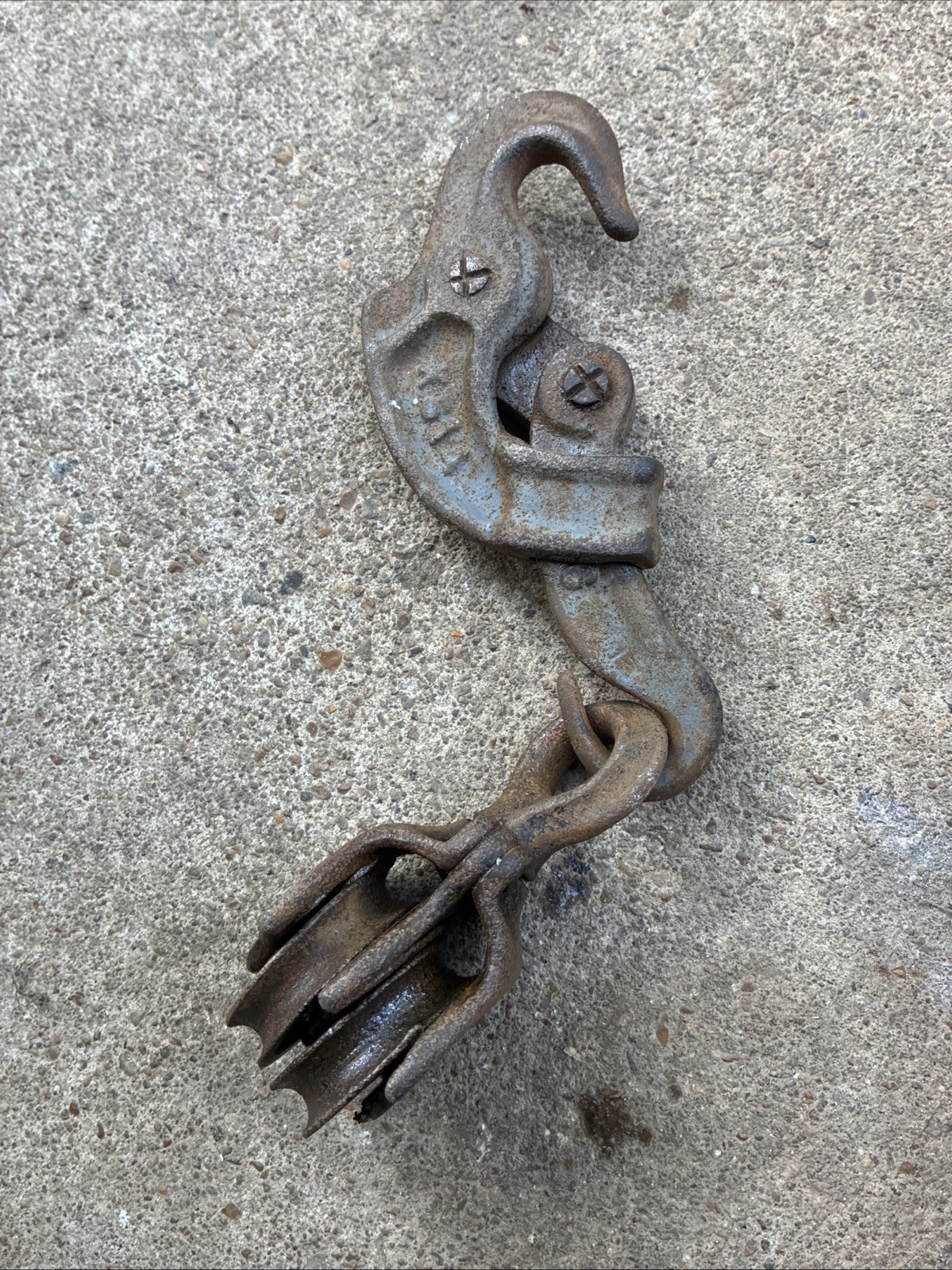 Vintage Barbed Wire Fence Stretcher Clamp X514–T7 double Pulley Cast-Iron