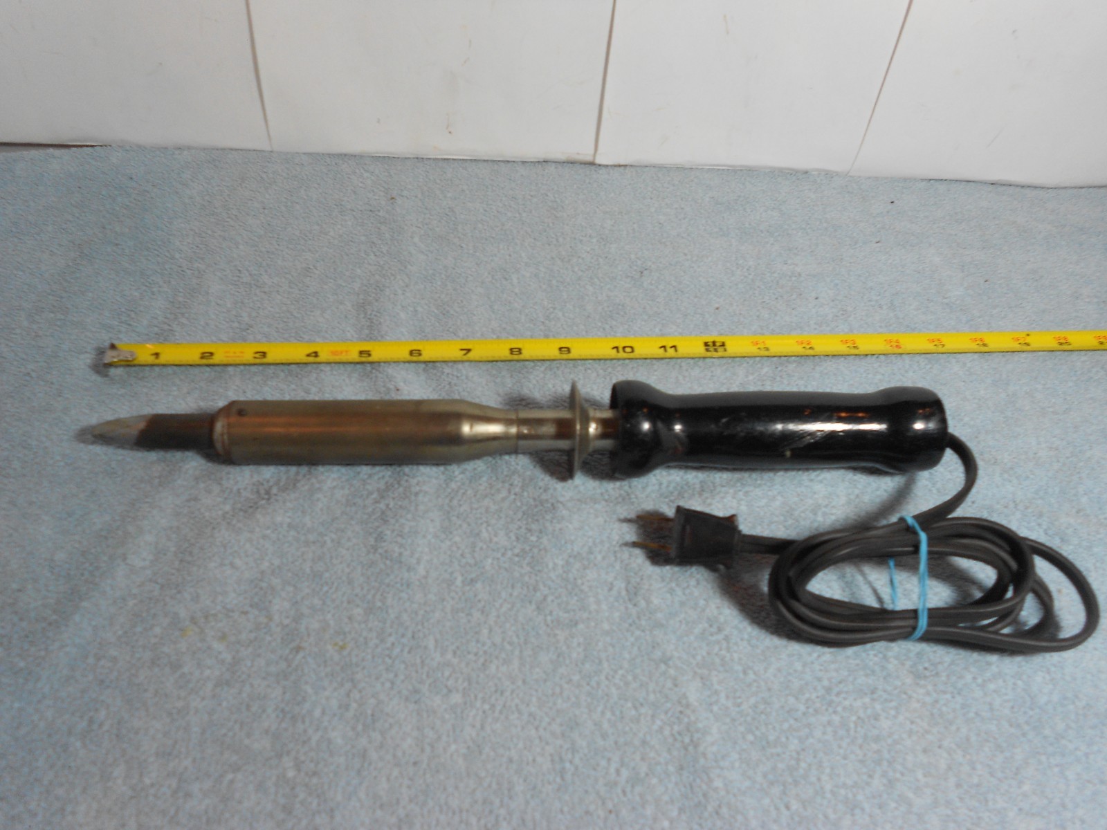 VINTAGE 15 in ELECTRIC SOLDERING IRON WOODEN HANDLE – TESTED WORKS WELL – L 465