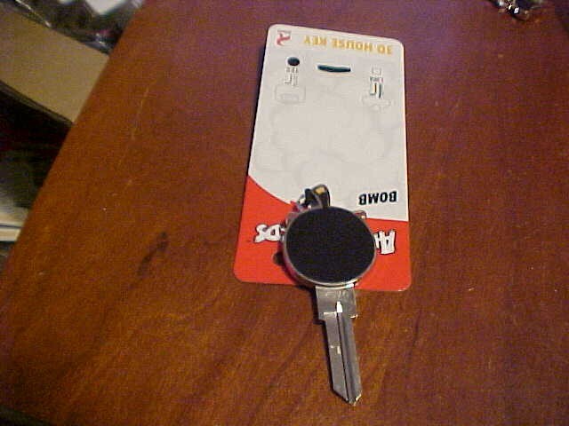 Angry Birds BOMB – House Key Blank – Collectable – TE2 /kw1 with free shipping