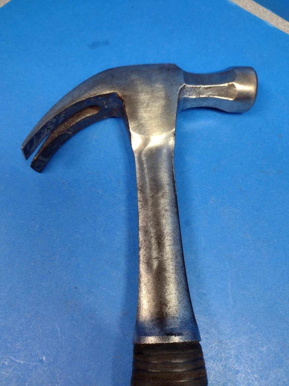 Vintage Vaughn 16OZ CLAW Hammer L16 STACKED LEATHER HANDLE