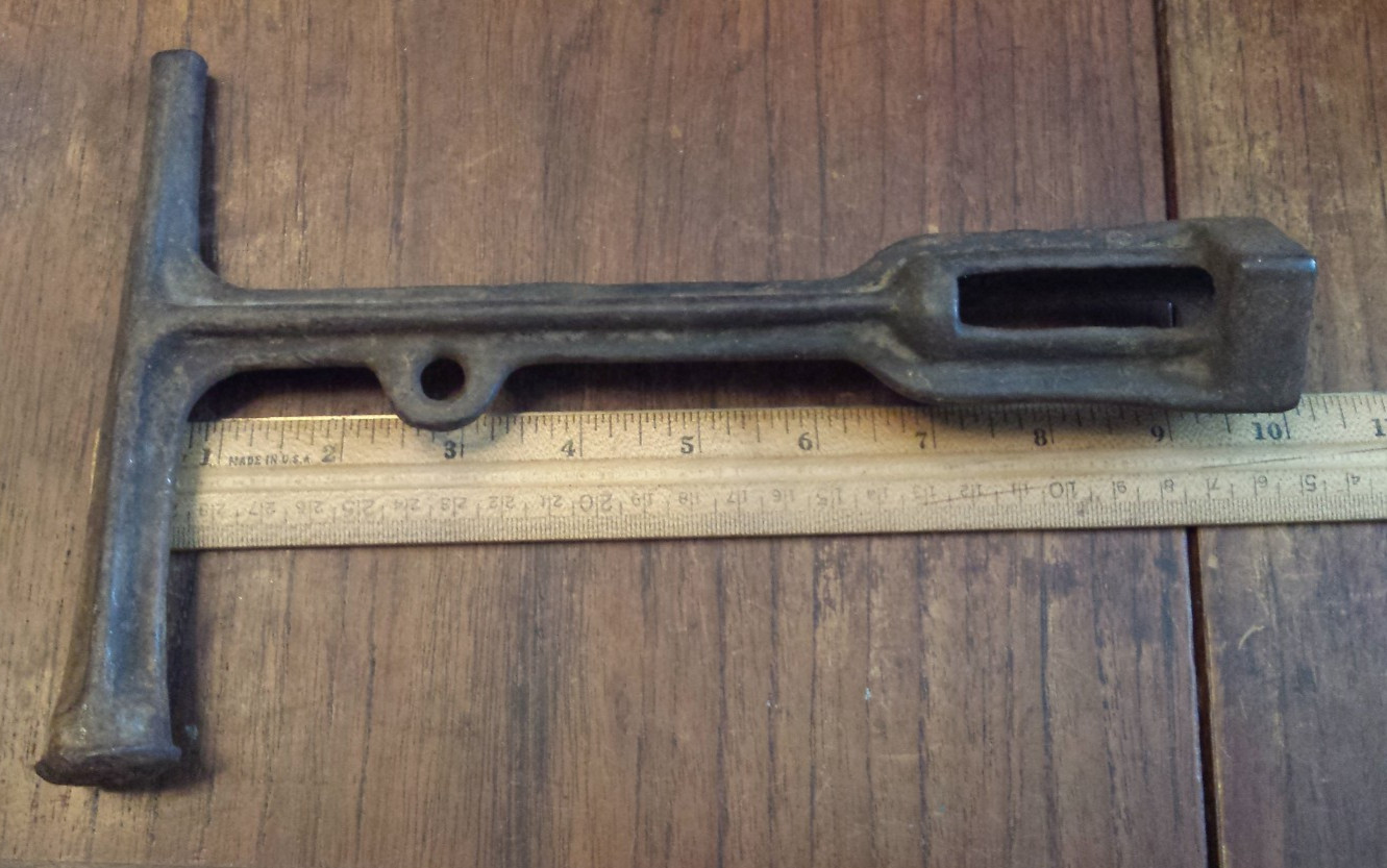 vintage cast iron Hammer Wrench tool – stove? buggy? farm?