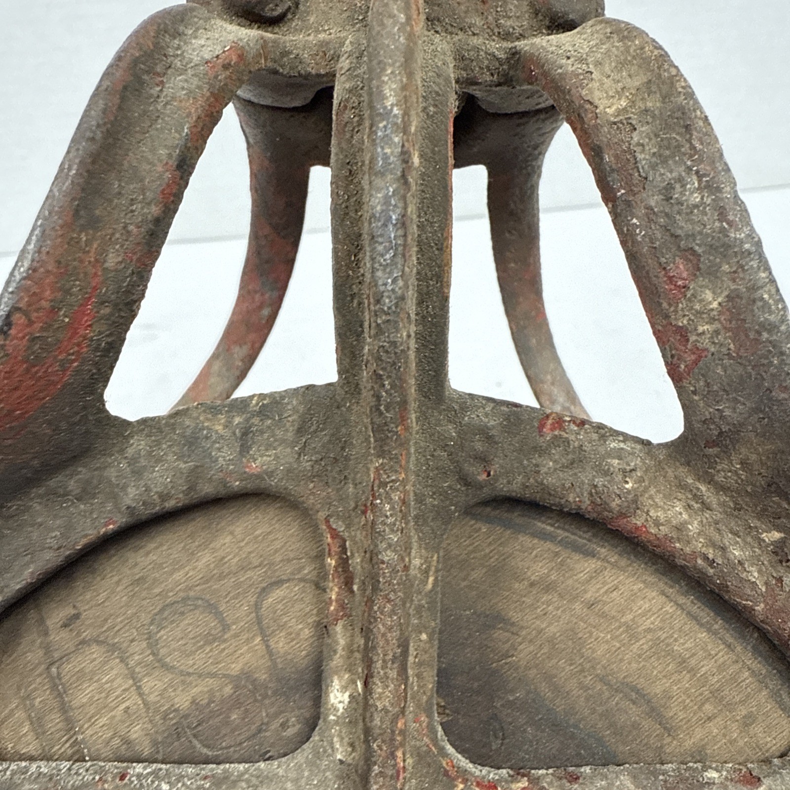 Vintage Hudson MFG Co. Mall 823 Cast Iron Frame With Wood Pulley