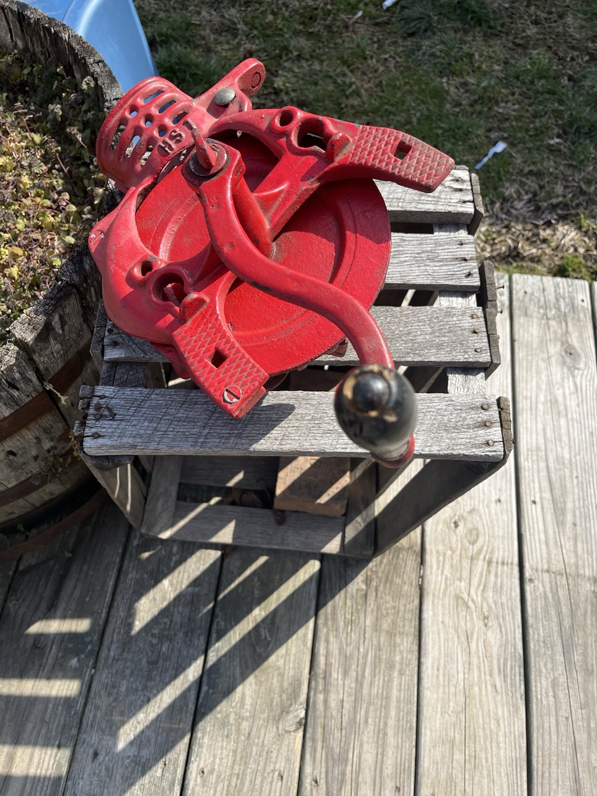 Corn sheller antique hand crank grinder HS2