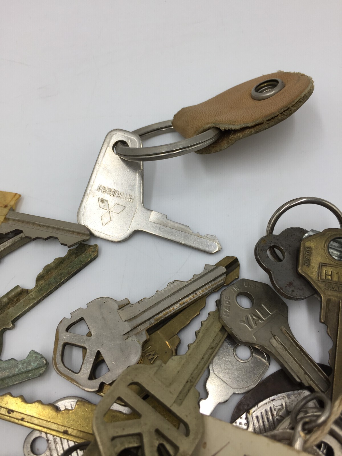 Large Lot of Keys For Padlocks,Jewelry Boxes,Music Box Keys,Door,Cars,Trucks,Fob