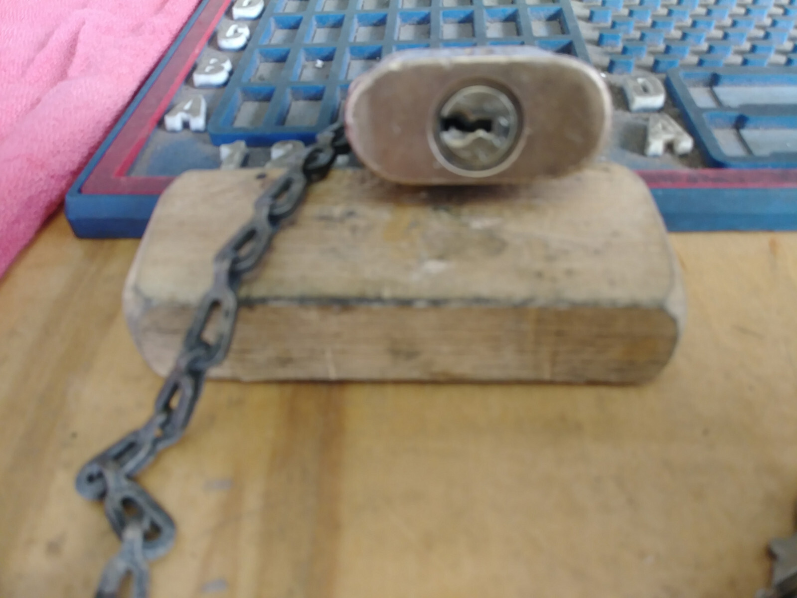 vintage/antique yale 830 padlock w/key 5228 pre 1934