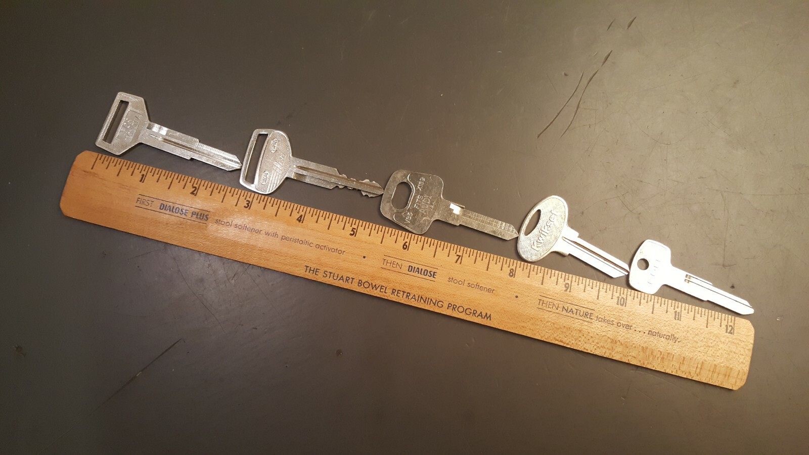 Lot of 5 Vtg Car Auto Keys Blanks DA26, V35 X139 AU8, TR39, X174 TR40, Kwikset