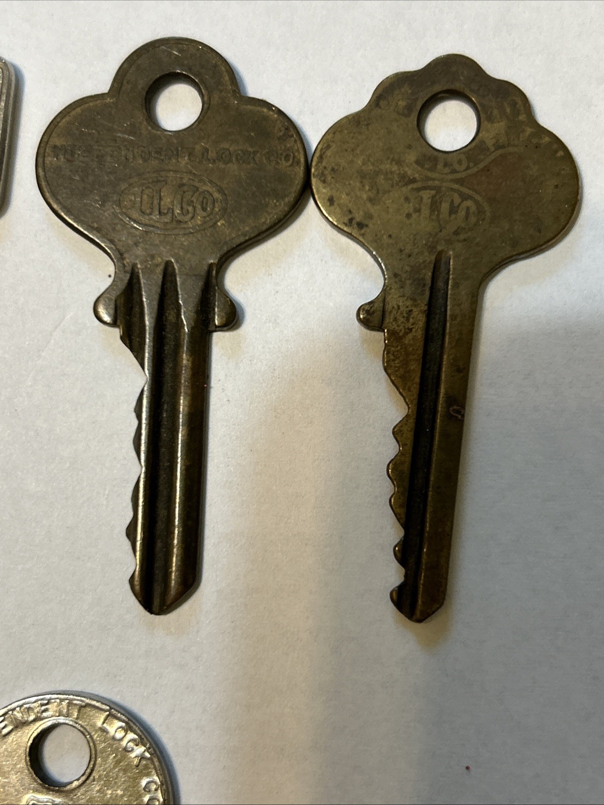 17 Vintage ILCO Keys, Brass, Tubular 1137B, Towel Holder 3916-22