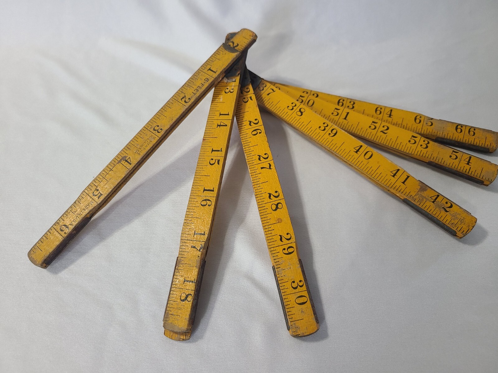 Vintage Master Rule Mfg. Co. 72″ Wood Folding Ruler Made In The USA Yellow