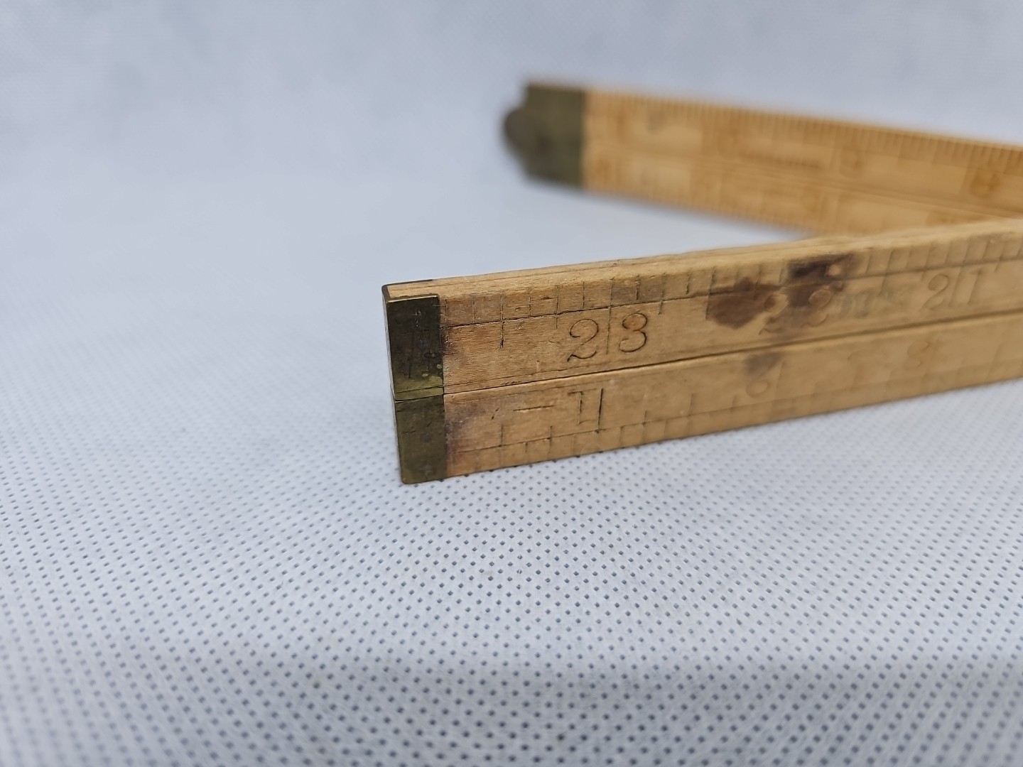 Vintage 24″ STANLEY No. 61 Boxwood Carpenters’ Folding Rule