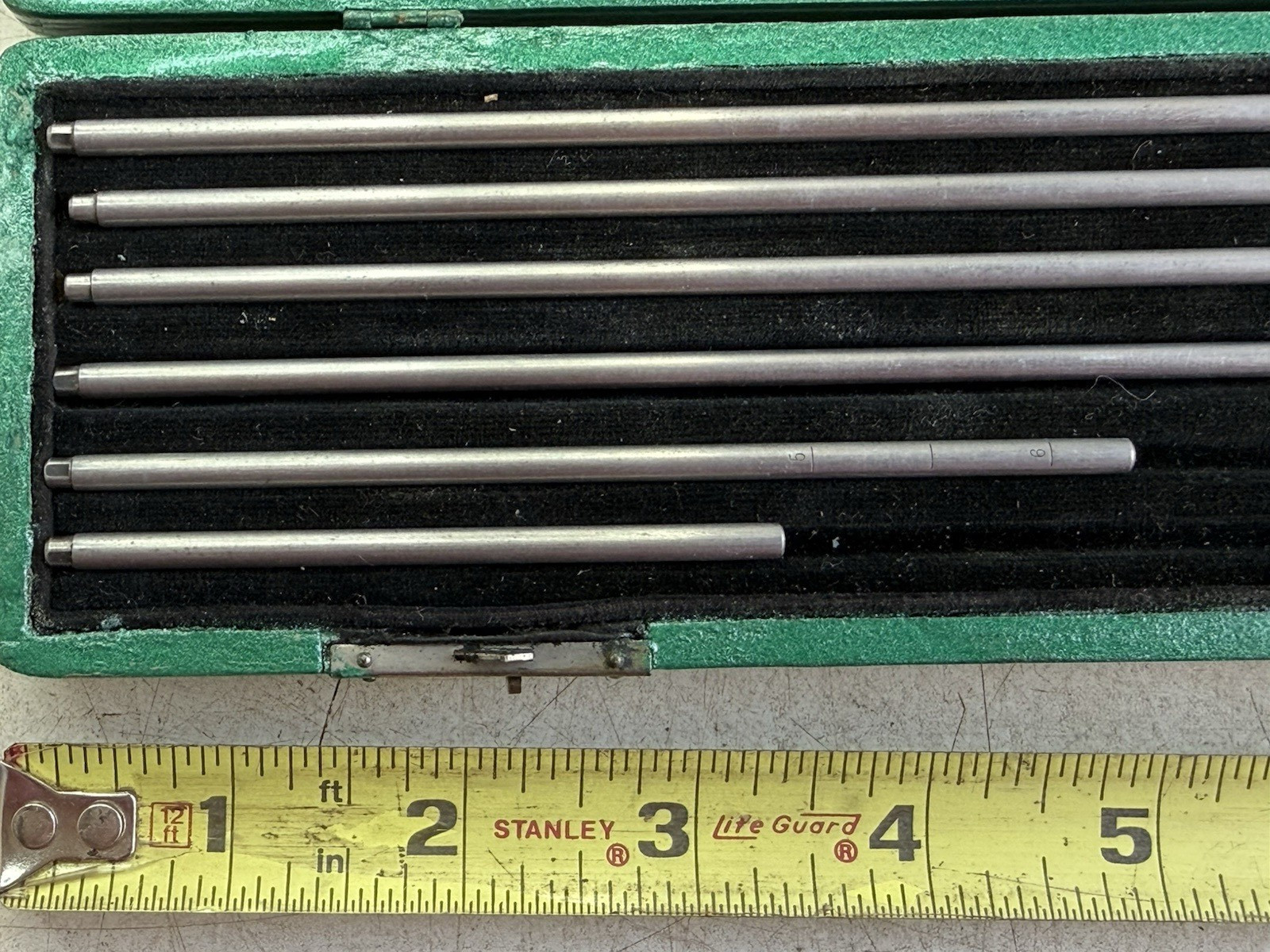 Vintage STARRETT machinist inside micrometer set