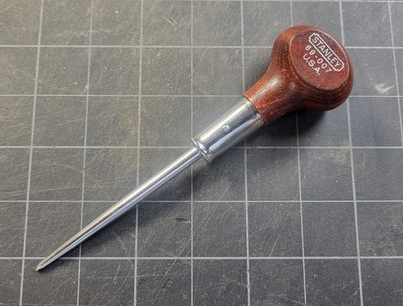 Vintage Stanley 69-007 Scratch Awl, great shape, Barely Used.